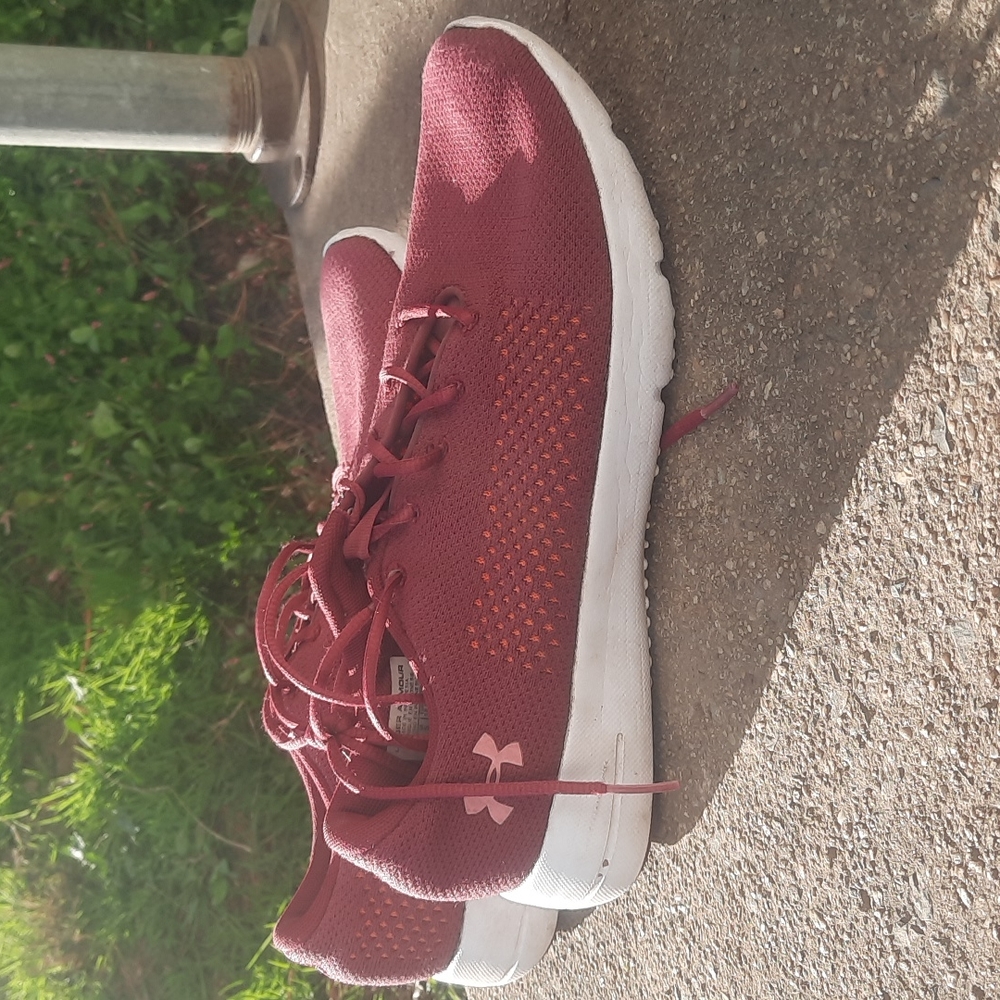 Underarmour sneakers